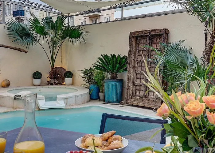 Cocoon In ***** Daire