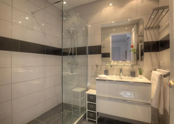 Cocoon In ***** Daire Cannes