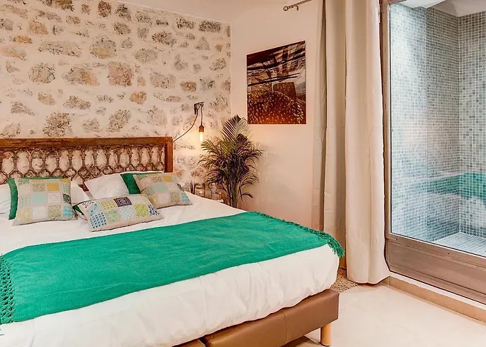 Cocoon In ***** Cannes