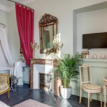 Cocoon In ***** Cannes