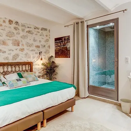 Cocoon In ***** * Cannes