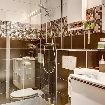 Cocoon In ***** Cannes