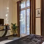 Apartment Cocoon In *****