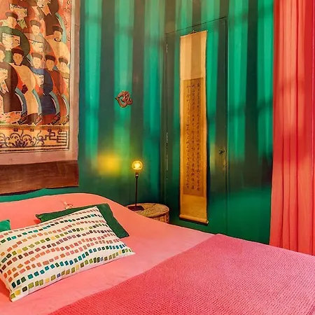 Apartment Cocoon In *****