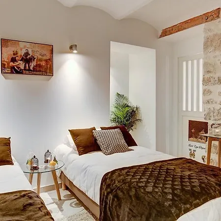 Apartment Cocoon In *****