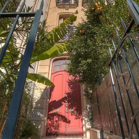 Apartment Cocoon In *****