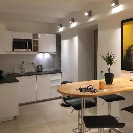 Apartment Cocoon In ***** *