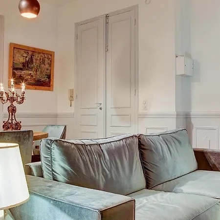 Apartment Cocoon In *****