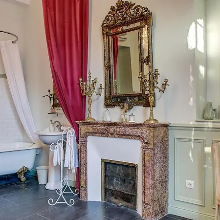 Apartment Cocoon In *****